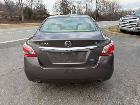 Used 2013 Nissan Altima 2.5 SL w/ Technology Pkg image 6