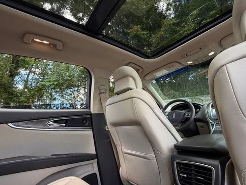 Used 2019 Lincoln Nautilus Reserve w/ Class II Trailer Tow Package FWD image 30