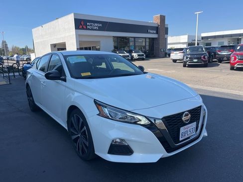Used 2021 Nissan Altima 2.5 SR image 3