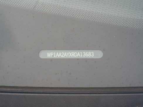 Used 2024 Porsche Cayenne AWD/4WD image 31