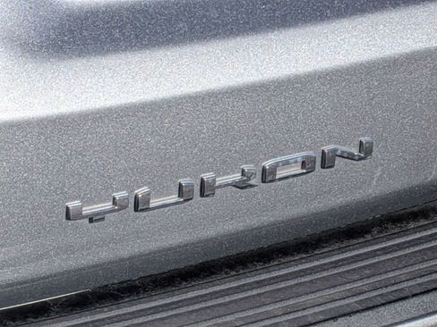 Used 2023 GMC Yukon SLE AWD/4WD image 11