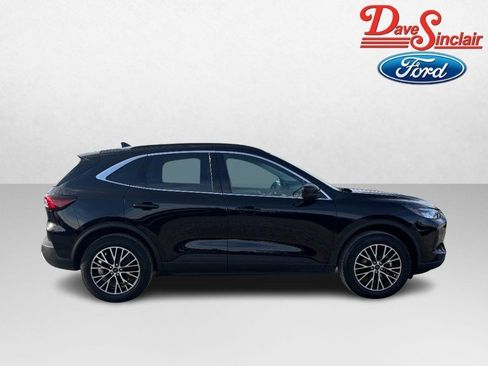 Used 2025 Ford Escape SE image 5