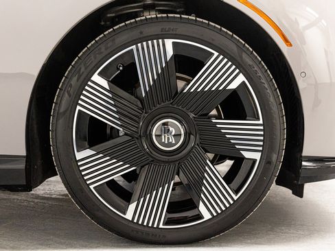 Certified 2024 Rolls-Royce Spectre w/ Spectre Launch Package image 17