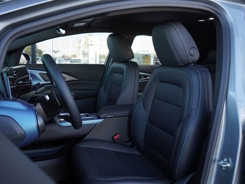 New 2025 Chevrolet Equinox EV LT image 20