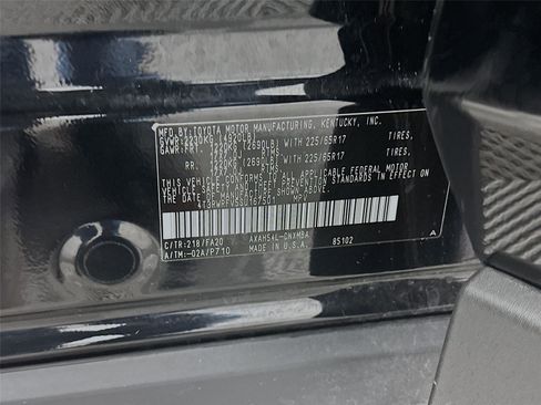 Certified 2025 Toyota RAV4 XLE image 30