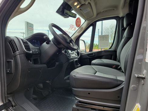 Used 2025 RAM ProMaster 2500 w/ Quick Order Package 22G SLT FWD image 6