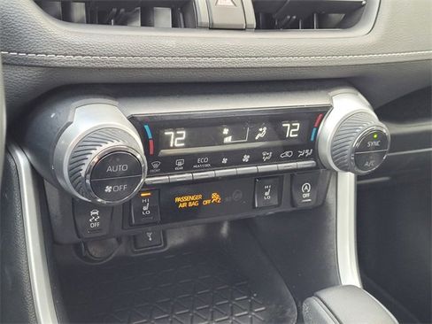 Used 2021 Toyota RAV4 XLE image 11