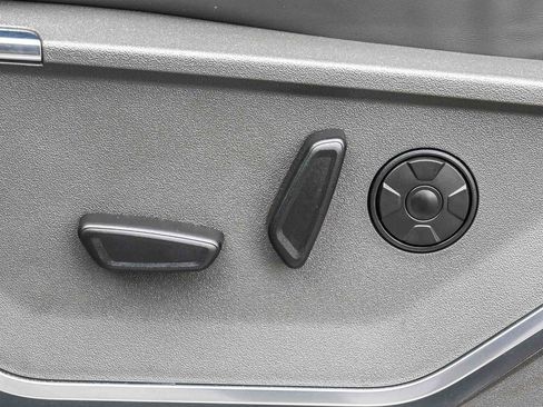 Used 2025 Ford F350 Platinum w/ Platinum Plus Package image 26