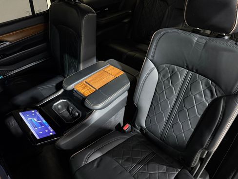 Used 2024 Jeep Grand Wagoneer Series III w/ HD Trailer Tow Package image 45