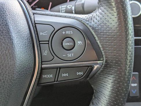 Used 2019 Toyota Avalon XSE image 5