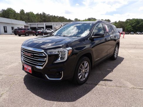 Used 2022 GMC Terrain SLT w/ Infotainment Package II AWD/4WD image 4