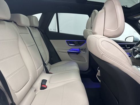 Used 2026 Mercedes-Benz GLC 300 image 27