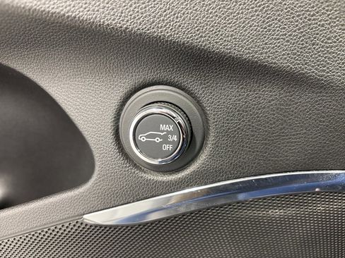 Used 2023 Buick Enclave Essence w/ Sport Touring Edition image 32