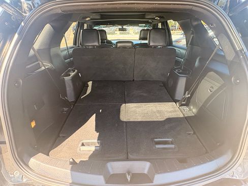 Used 2017 Ford Explorer XLT w/ Equipment Group 202A AWD/4WD image 10