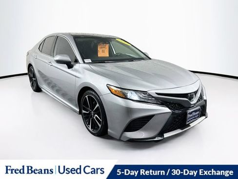 Used 2019 Toyota Camry XSE FWD image 1