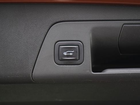 Used 2022 Buick Envision Essence w/ Technology Package I image 18