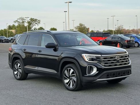 Used 2024 Volkswagen Atlas SEL AWD/4WD image 9