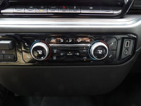 Used 2025 GMC Sierra 1500 SLT image 28