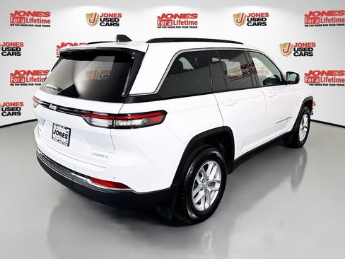 Used 2025 Jeep Grand Cherokee Laredo X AWD/4WD image 17
