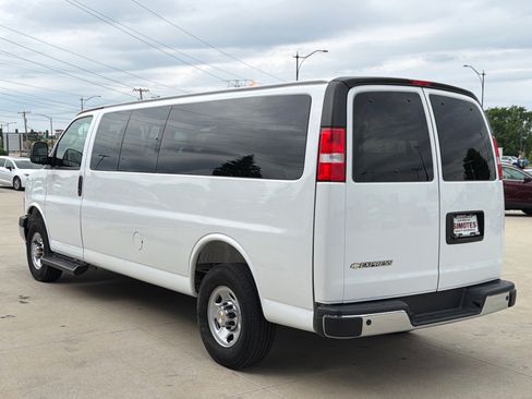 Used 2025 Chevrolet Express 3500 LT w/ LT Preferred Equipment Group RWD image 5