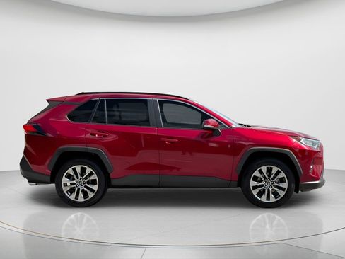 Used 2019 Toyota RAV4 XLE Premium w/ Advanced Technology Package FWD image 4