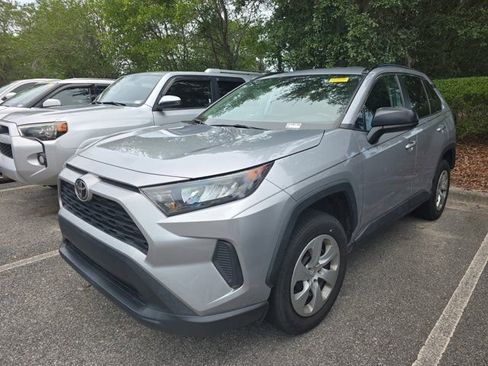 Used 2021 Toyota RAV4 LE FWD image 4