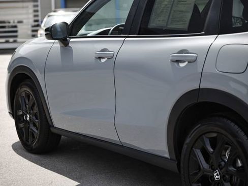 Certified 2025 Honda HR-V Sport image 6