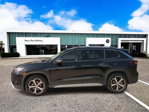 New 2025 Volkswagen Tiguan SE image 5