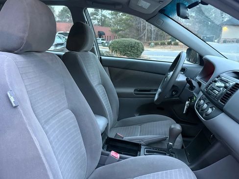 Used 2005 Toyota Camry LE image 26