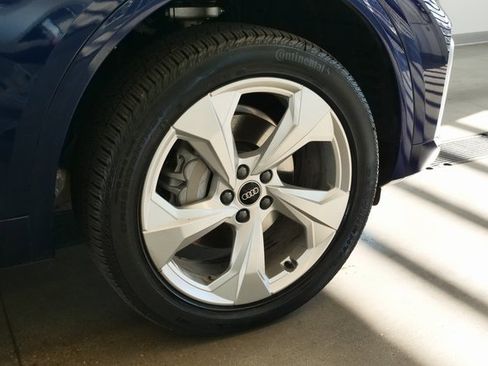 Certified 2025 Audi Q5 2.0T Premium Plus w/ Premium Plus Package image 8