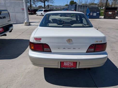 Used 1996 Toyota Camry LE FWD image 22