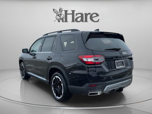 Used 2026 Honda Pilot Touring image 3