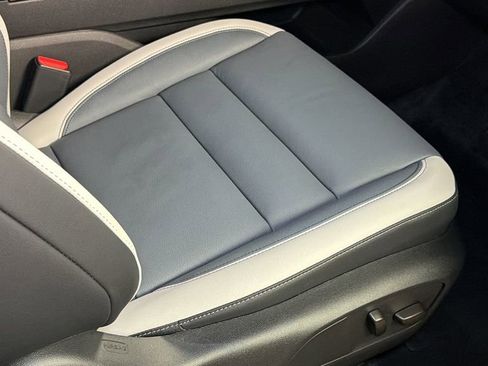 Used 2025 Honda Prologue Touring image 11