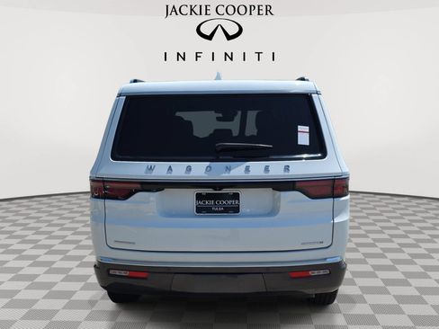 Used 2022 Jeep Wagoneer Series III AWD/4WD image 6