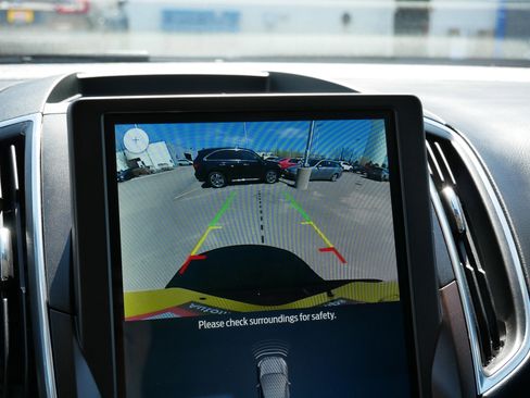 Used 2021 Ford Edge Titanium w/ Class II Trailer Tow Package AWD/4WD image 27