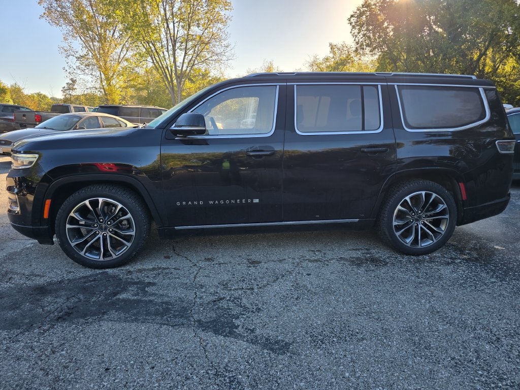 Used 2022 Jeep Grand Wagoneer Series III AWD/4WD image 3