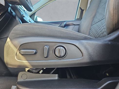 Used 2019 Chevrolet Equinox LT image 16