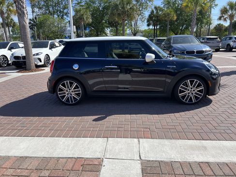 Used 2022 MINI Cooper S image 11