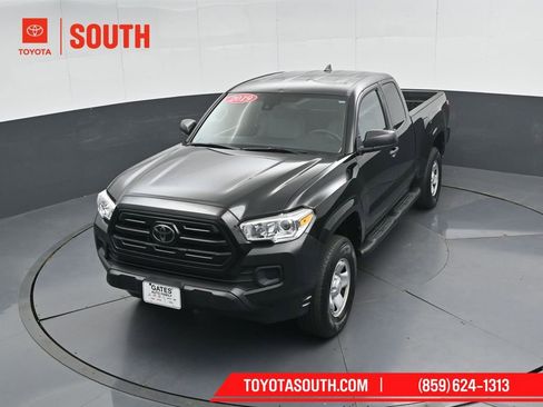 Used 2019 Toyota Tacoma SR image 41