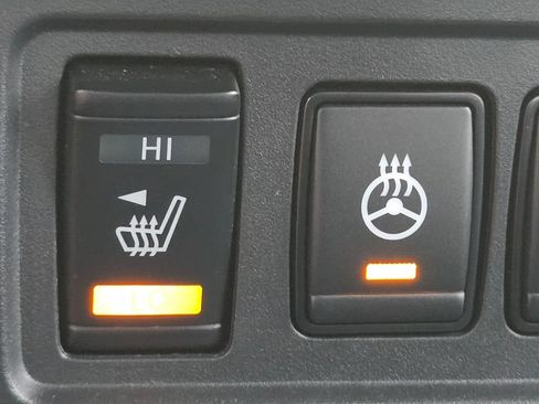 Used 2022 Nissan Frontier PRO-4X w/ Pro-4X Premium Package AWD/4WD image 7