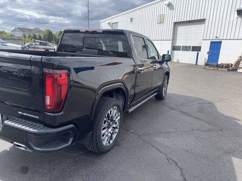 Used 2023 GMC Sierra 1500 Denali Ultimate AWD/4WD image 4