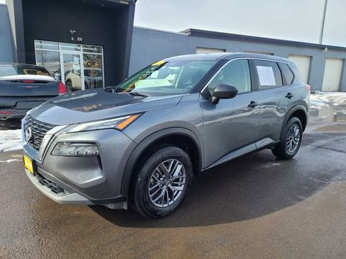 Used 2023 Nissan Rogue S image 2