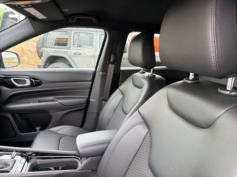New 2026 Jeep Compass Latitude AWD/4WD image 12