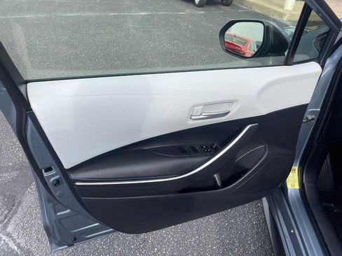 Used 2020 Toyota Corolla SE FWD image 18