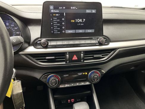 Used 2019 Kia Forte LXS FWD image 14