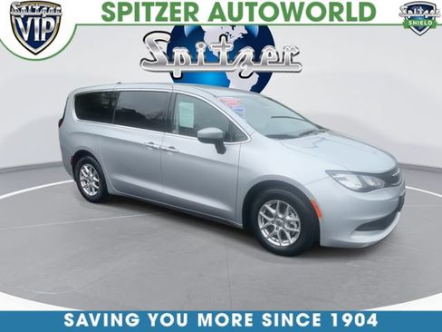 Used 2023 Chrysler Voyager LX FWD image 2