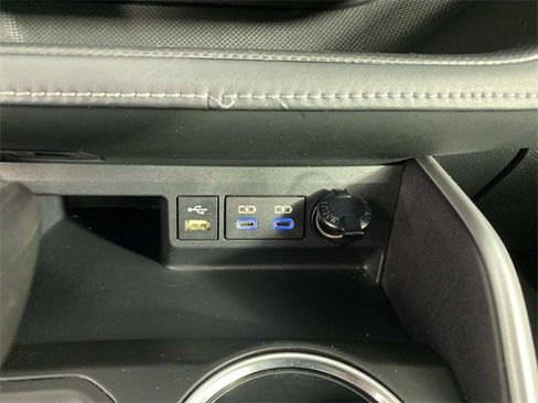 Used 2022 Toyota Highlander XLE image 25