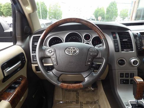 Used 2010 Toyota Sequoia Platinum AWD/4WD image 20