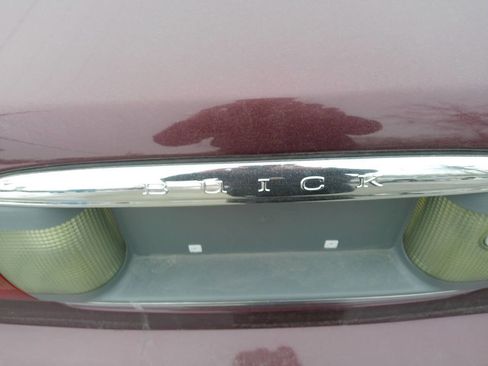 Used 2004 Buick Le Sabre Custom image 24