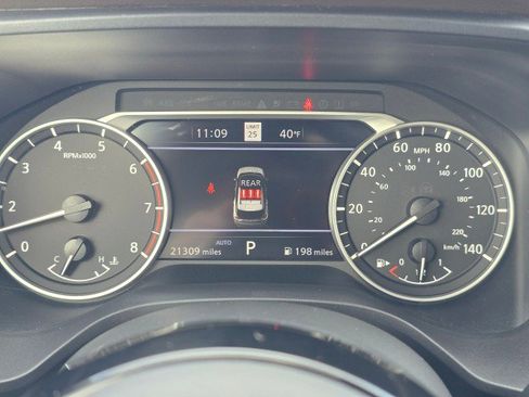 Used 2023 Nissan Rogue SL w/ SL Premium Package image 32